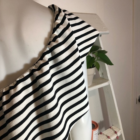 Belle robe pour le voyage ou l’été 🌷🌸❤️ - Picture 7 of 8